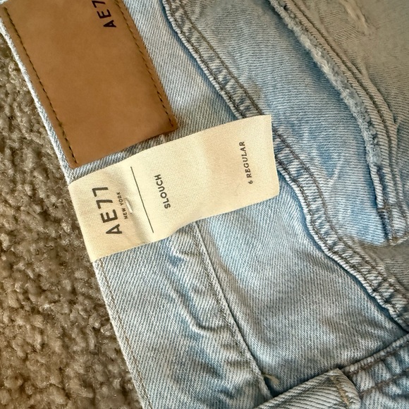 American Eagle Outfitters Light Blue Distressed Boyfriend Jeans - Picture 5 of 6